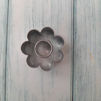 Vykrajovátko na perníčky kytička s kolečkem 3,8 cm – Hledejceny.cz