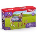 Schleich 42360 Anglický plnokrevník s přikrývkou