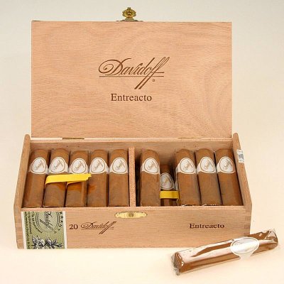 Davidoff Entreacto 1/20 – Zbozi.Blesk.cz