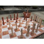 Zahradní šachy malé dřevěné Hra + hrací plocha: Bannerové plátno 90x90cm – Zboží Dáma