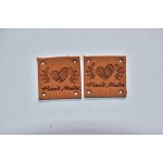 Koženkový štítek čtverec srdce Hand made 2,5x2,5cm hnědý – Hledejceny.cz