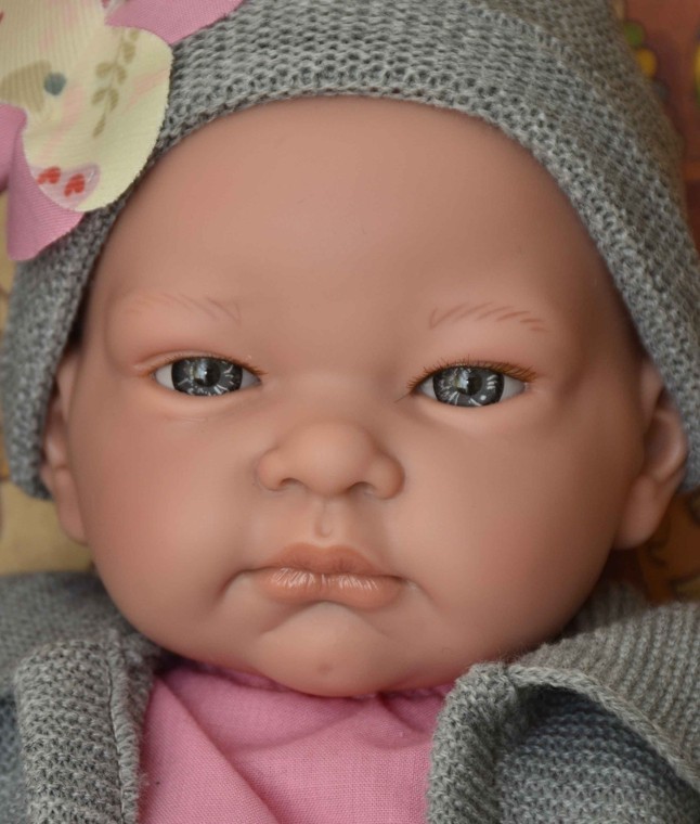 Lamagik Realistické miminko holčička Jenny v šedém kabátku