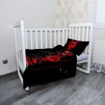 Sablio Mikroplyšové dětské povlečení do postýlky ACDC Červená ruka 130 x 90 cm 40 x 6 cm – Zboží Mobilmania