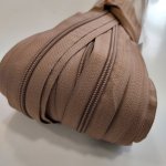 Nekonečný zip spirálový 5 mm - světle hnědý – Hledejceny.cz