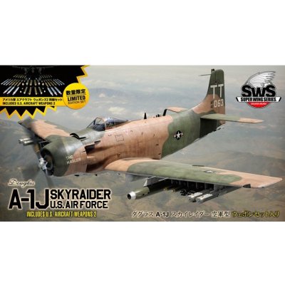 Zoukei-Mura Douglas A-1J Skyraider U.S.AIR FORCE INCLUDES U.S. AIRCRAFT WEAPONS 2 1/32 - Zoukei-Mura