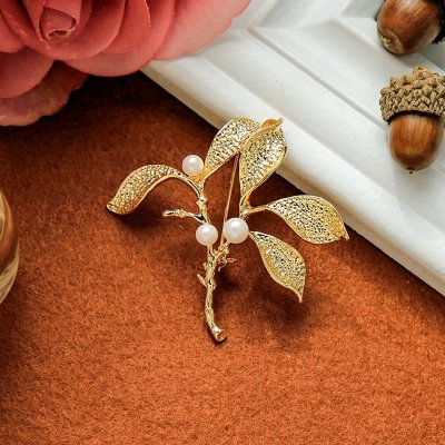 Éternelle brož s perlou Analia květina B3001 zlatá