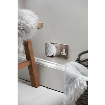 Yankee Candle ORGANIC strojek na vůně do elektrické zásuvky, 1 ks 36607 – Hledejceny.cz