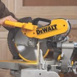 Dewalt DWS780 – HobbyKompas.cz