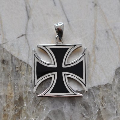 Vorlové Šperky Stříbrný přívěsek maltézský kříž PR750