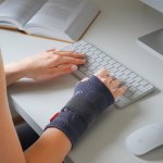 Sanomed ManuSan ortéza zápěstí pravá S – Hledejceny.cz