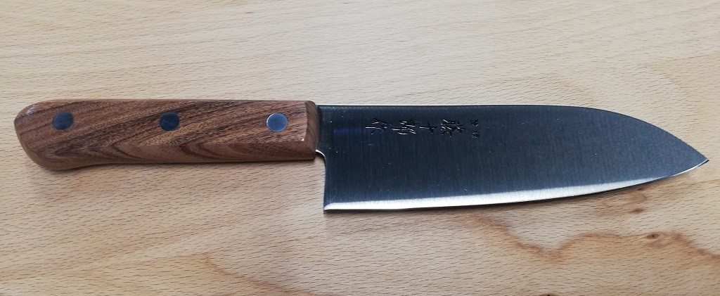 Fuji Cutlery Kuchyňský nůž santoku 14 cm