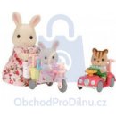 Sylvanian Families Mamka bílý králík s hrajícími si mláďaty EPOCH