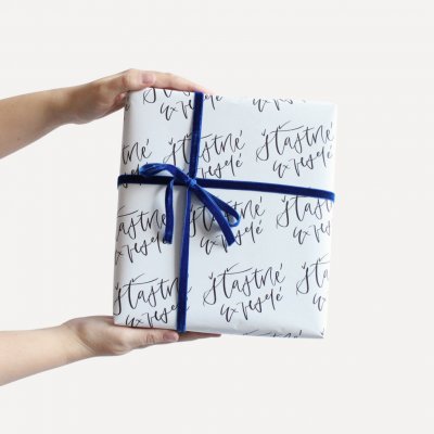 Bella Rose Vánoční balicí papír Šťastné a Veselé – 5 m, bílá barva – Zboží Dáma