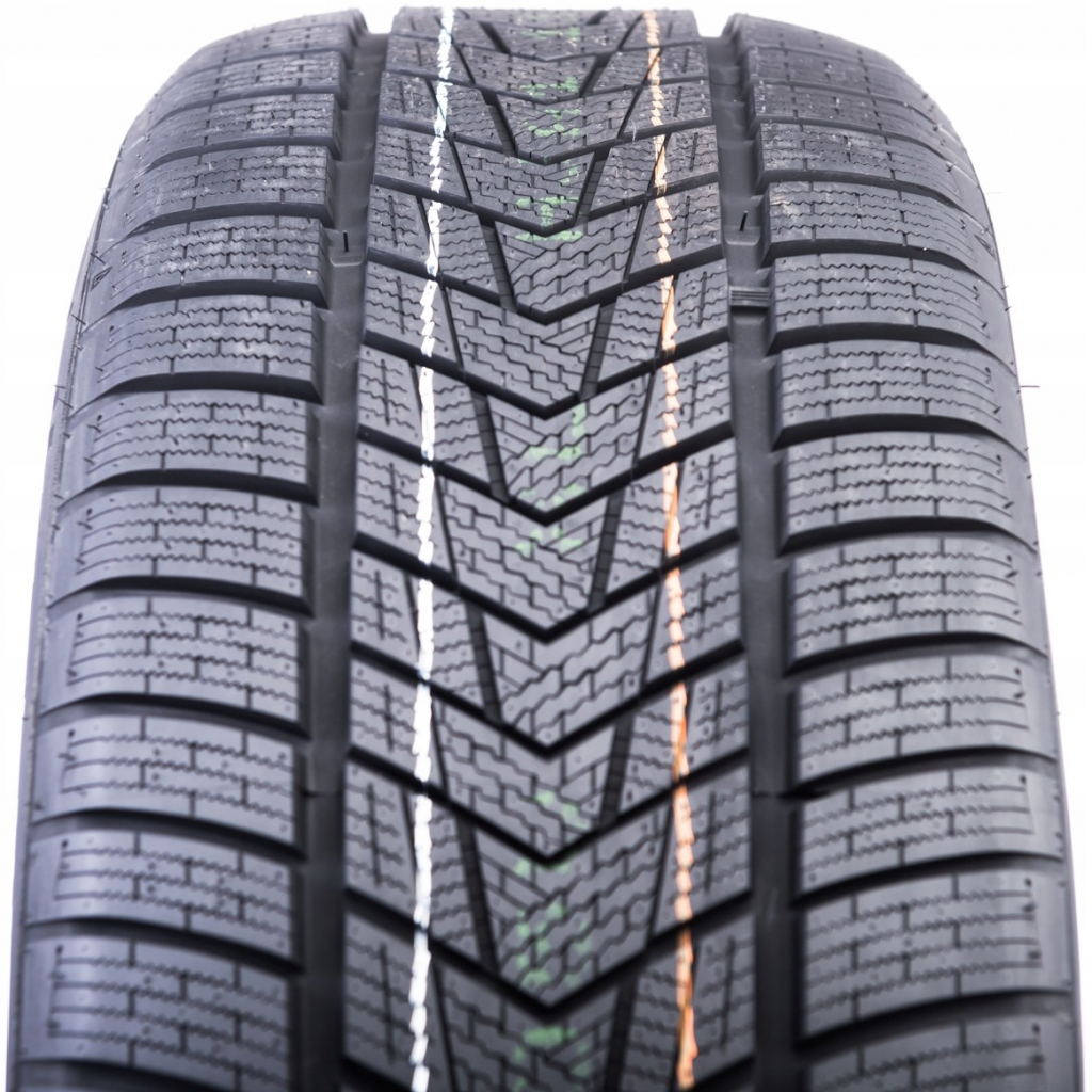 Tracmax X-Privilo S330 235/45 R19 99V