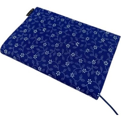 Obal na knihu Bílé kytičky na modré – Sleviste.cz