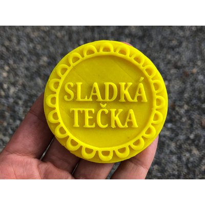 TVOŘÍTKO Sladká tečka - razítko special Tvar vykrajovátka: Kulaté Vlnky, Nástavec na razítko: Ne – Hledejceny.cz