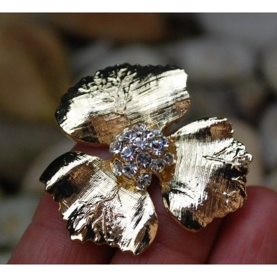 Brož květ broušené sklo zlatá – Zboží Dáma