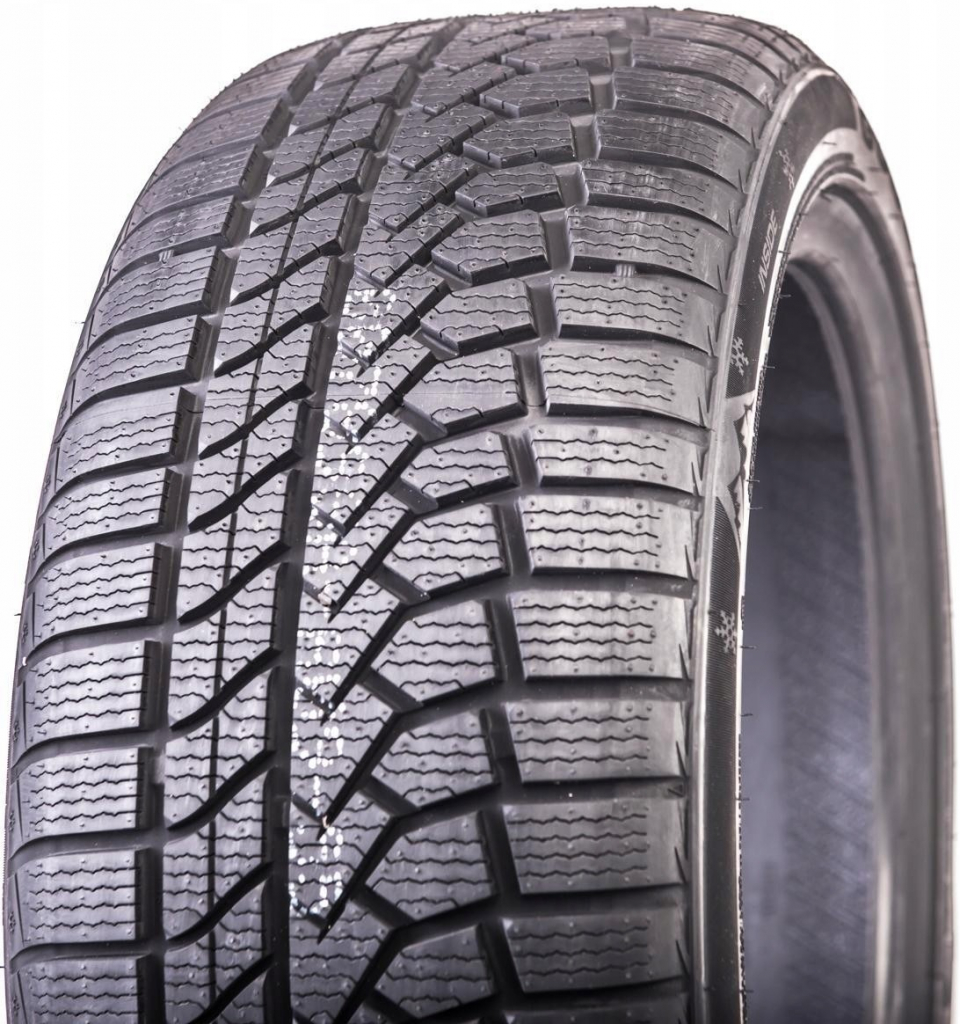 Goodride ZuperSnow Z507 235/55 R18 104V