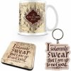 Hrnek a šálek CurePink Dárkový set Harry Potter: Pobertův plánek Marauders Map hrnek přívěsek tácek hrnku GP85145 315 ml