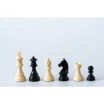Šachové figurky Staunton krémové – Zboží Dáma