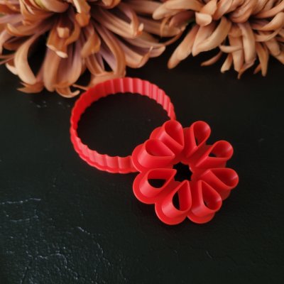 Vykrajovátko na linecké - vlnité kolečko s výřezy | Univerzální vykrajovátko na linecké – Zboží Dáma