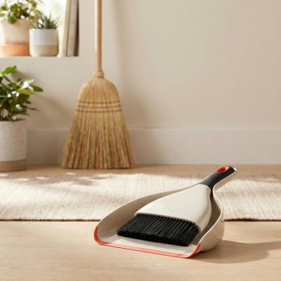 Oxo Good Grips Dustpan & Brush béžový plastový smetáček a lopatka – Hledejceny.cz