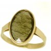 Prsteny Zlatnictví Zlatíčko Zlatý prsten s vltavínem ze žlutého zlata,kámen 14x10mm 860.00034