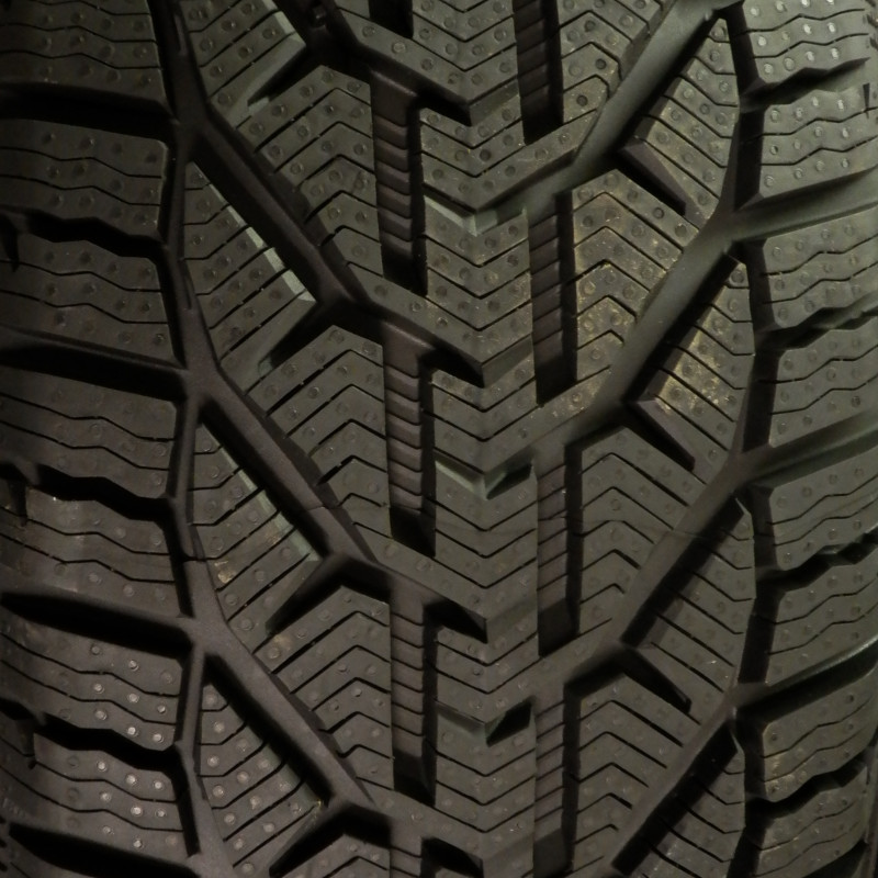 Sebring Snow 215/55 R18 99V