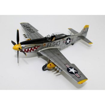 Airfix North American Mustang IV Starter Set 1:72