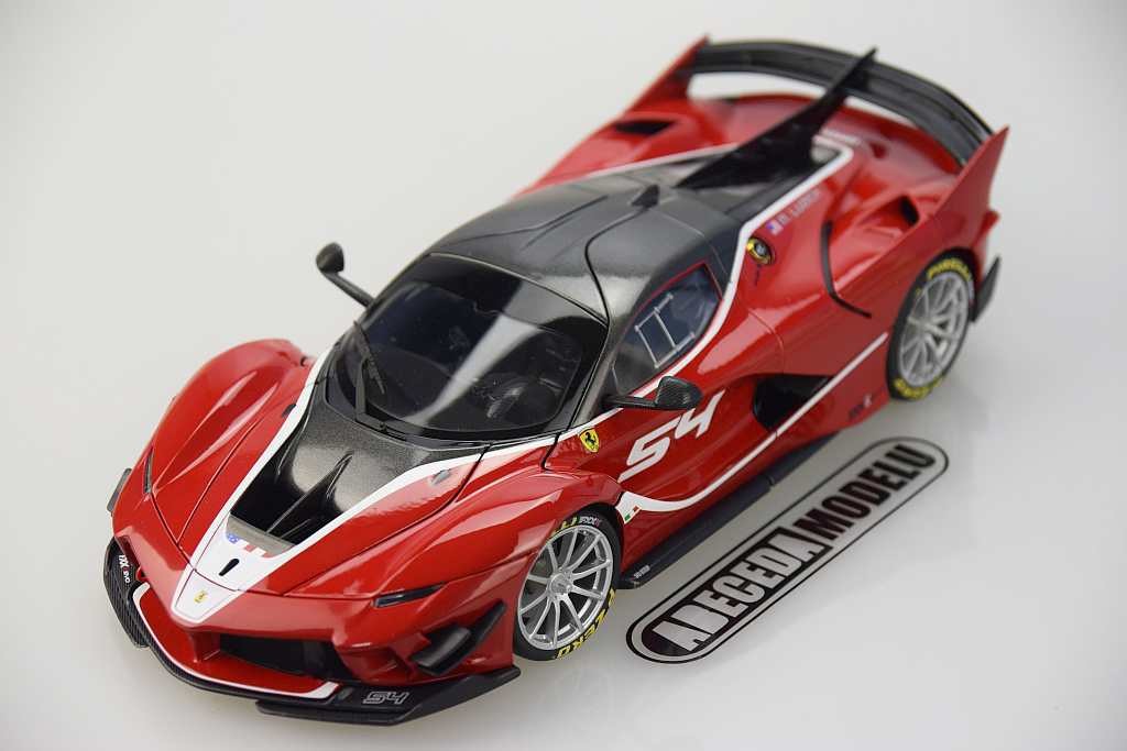 Signature Bburago Ferrari FXX K Evoluzione červená 1:18