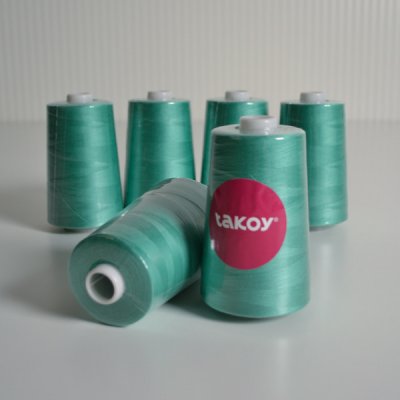 Takoy Overlock / coverlock polyesterová nit TKY 5000 barva světlý tyrkys – Zbozi.Blesk.cz