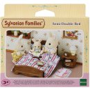 Sylvanian Families Nábytek dvojlůžko s nočním stolkem