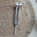 Terapeutická ladička OTTO 128 Hz – Sleviste.cz