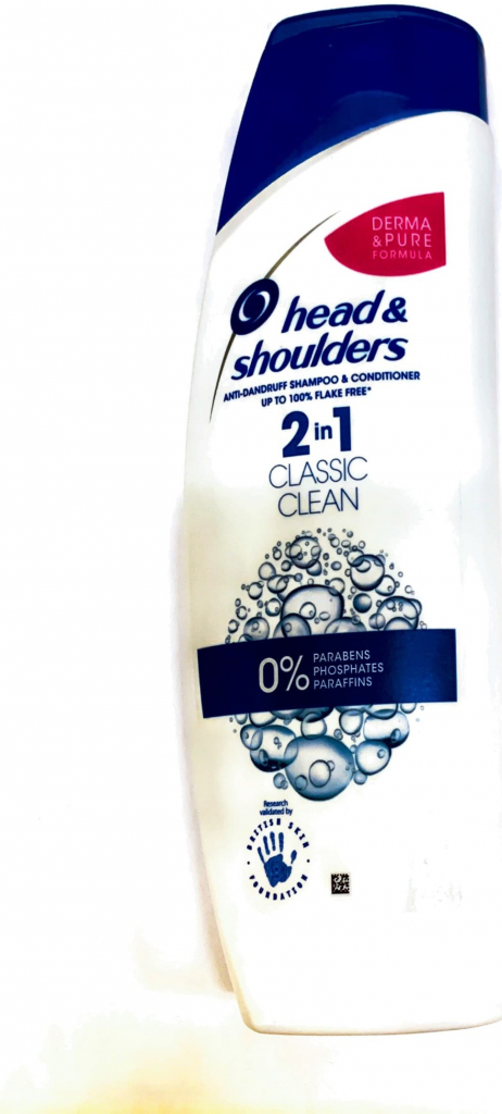 Head & Shoulders Classic Clean šampon a kondicionér 2v1 proti lupům na normální vlasy 400 ml