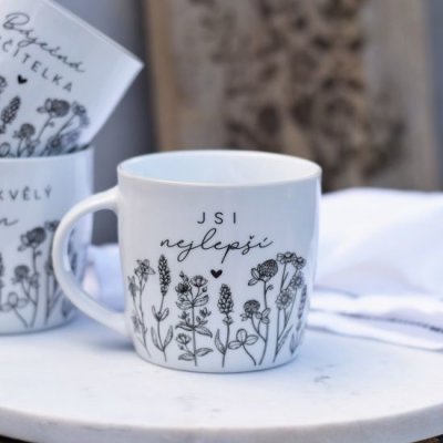 Housedecor Porcelánový hrnek Louka Jsi nejlepší Krásný porcelánový dárkový hrníček s květinovým vzorem a citátem Jsi nejlepší. Tento hrníček udělá radost určitě každému! Pomocí něj můžete ně 300 ml – Zboží Mobilmania