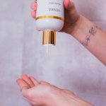 Venira přírodní šampon s jemnou kokosovou vůní pro podporu růstu vlasů 300 ml – Zboží Mobilmania