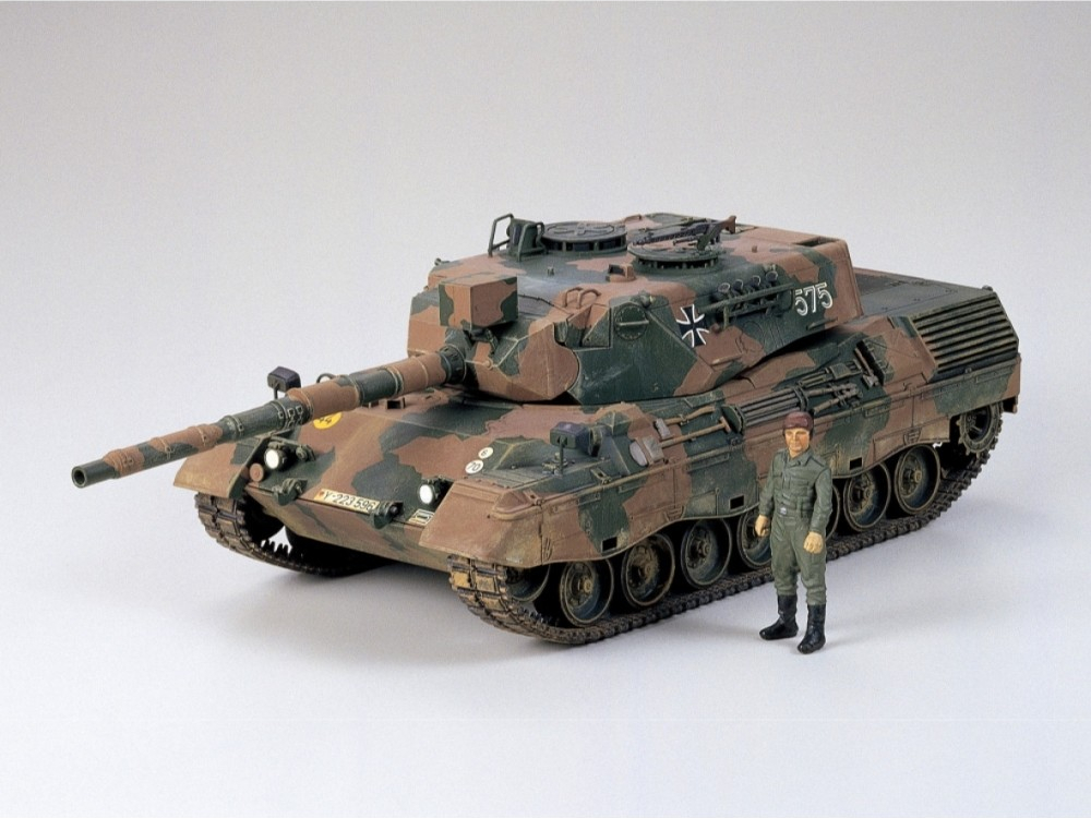 Tamiya Plastikový model tanku 35112 German Leopard A4 Tank 1:35