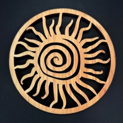 Amadea Dřevěný podtácek kulatý ve tvaru slunce masivní dřevo 10cm
