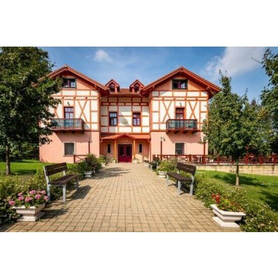 Pobyt se snídaní či polopenzí a volným vstupem do wellness ve Ville resortu Studánka**** pro 2 osoby – Hledejceny.cz