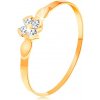 Prsteny Šperky Eshop Prsten ve žlutém zlatě květ ze čtyř čirých zirkonů lesklé lístky S3GG157.78