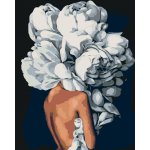 ZUTY Malování podle čísel ŽENA ZA KVĚTINOU 40 x 50 cm – Sleviste.cz