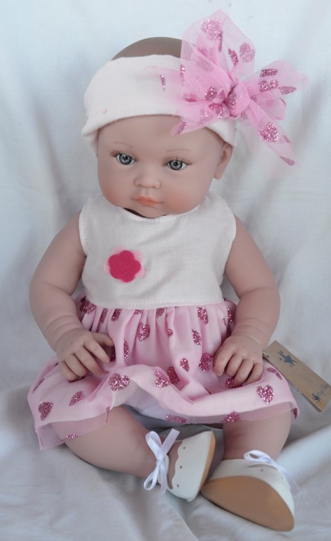 Lamagik Realistické miminko holčička Alicia v růžových šatech Realistické
