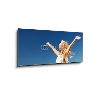 Obraz 1D panorama - 120 x 50 cm - beautiful woman enjoying summer outdoors krásná žena se těší letní venku – Zbozi.Blesk.cz