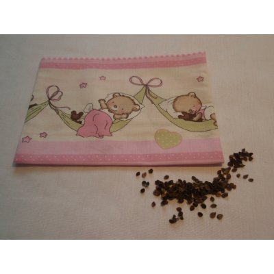 Pro útulný domov Nahřívací polštářek Medvídci na houpačce s pohankovými slupkami – Sleviste.cz