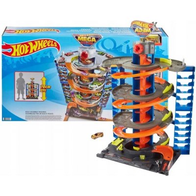 Hot Wheels City Závodní Mega Garáž s Točitou Dráhou + autíčko 1:64 – Zboží Mobilmania