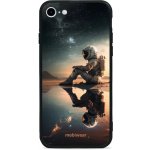 Pouzdro Mobiwear Glossy Apple iPhone SE 2022 - G003G Astronaut na samotce – Sleviste.cz