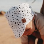 Mušelínový šátek s kšiltem / puntíky – Zboží Dáma