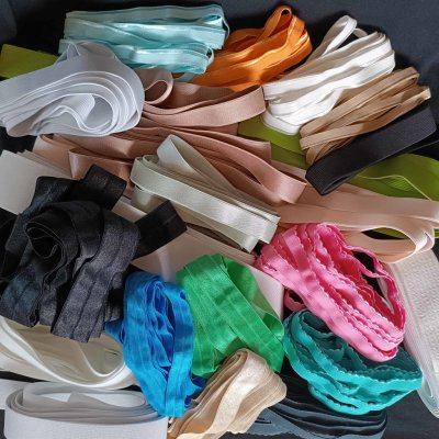 Balíček pruženek Elas 0.5 kg, zbytky z výroby – Sleviste.cz