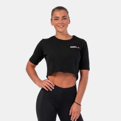 Nebbia Minimalist Logo Crop T-shirt 600 čierna – Sleviste.cz