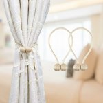 Magnetická spona na závěsy - béžová – Sleviste.cz